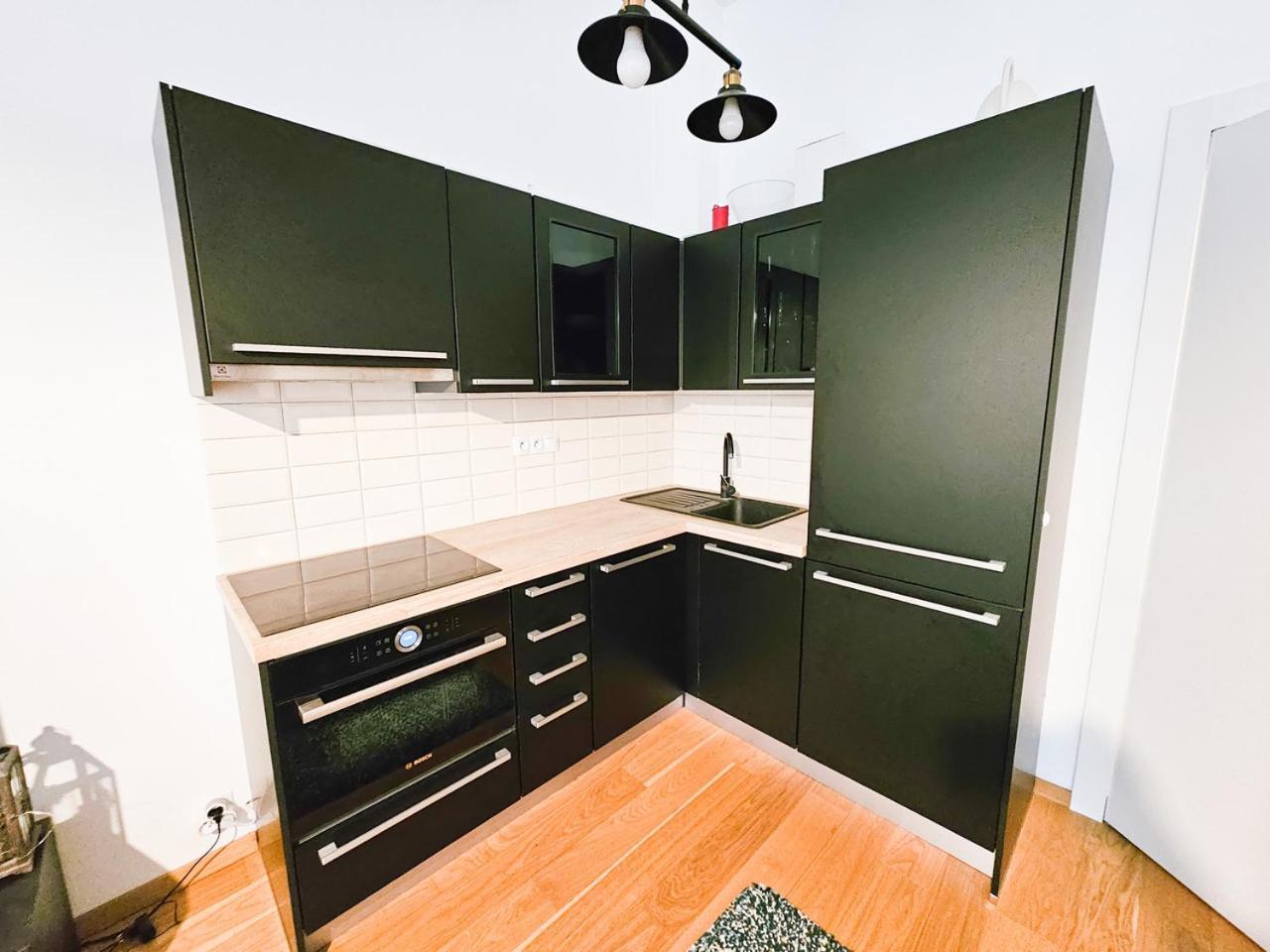 Apartment Atmosphere - Modern Flat With Balcony Prague