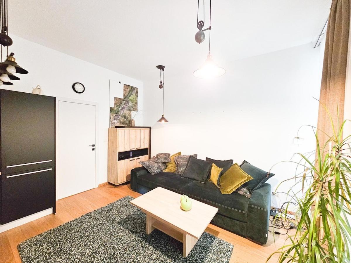 Apartment Atmosphere - Modern Flat With Balcony Prague