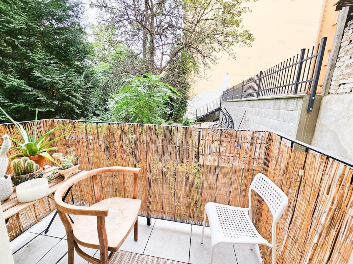 Atmosphere - Modern Flat With Balcony Prague
